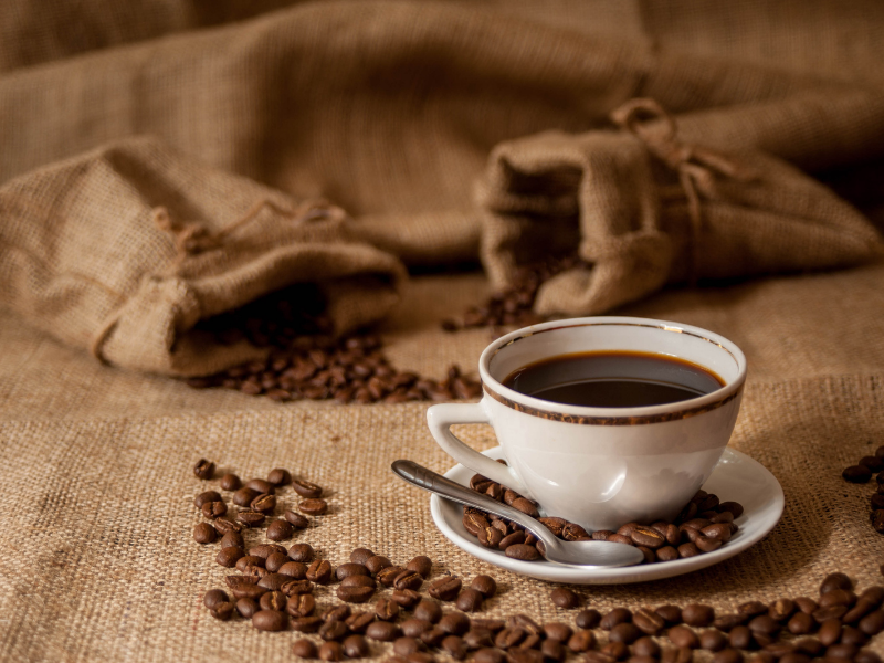 Palarnia kawy – co to za miejsce? Jak wypalają kawę profesjonaliści?